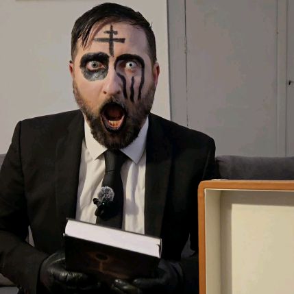 𝖀𝖑𝖙𝖗𝖆 𝕸𝖊𝖙𝖆𝖑 - son original