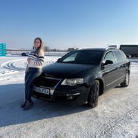 fata_cu_passat