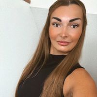 _hiking_girl_