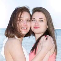 lesbiankiss24