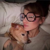arianaupclose