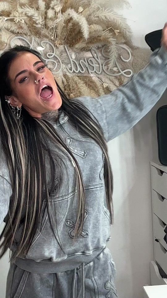 TikTok video thumbnail by makeupandtechno