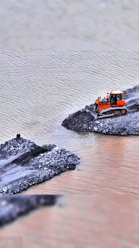 TikTok video thumbnail by excavator.19