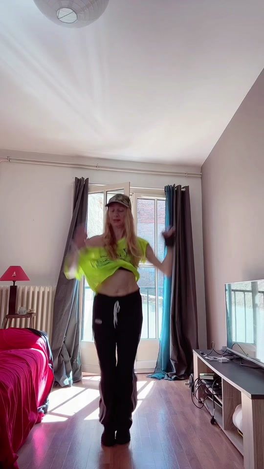 TikTok video thumbnail by melodiedance