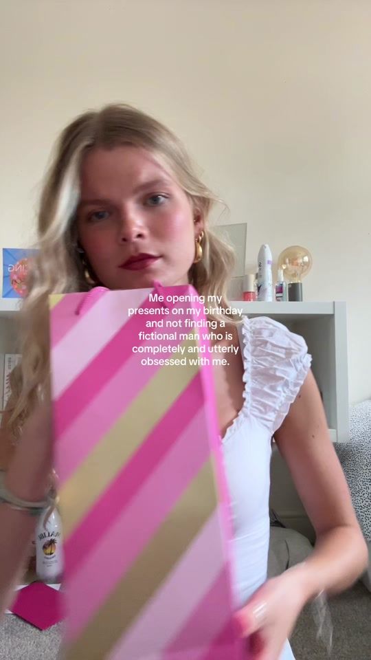 TikTok video thumbnail by rosiereadsallday