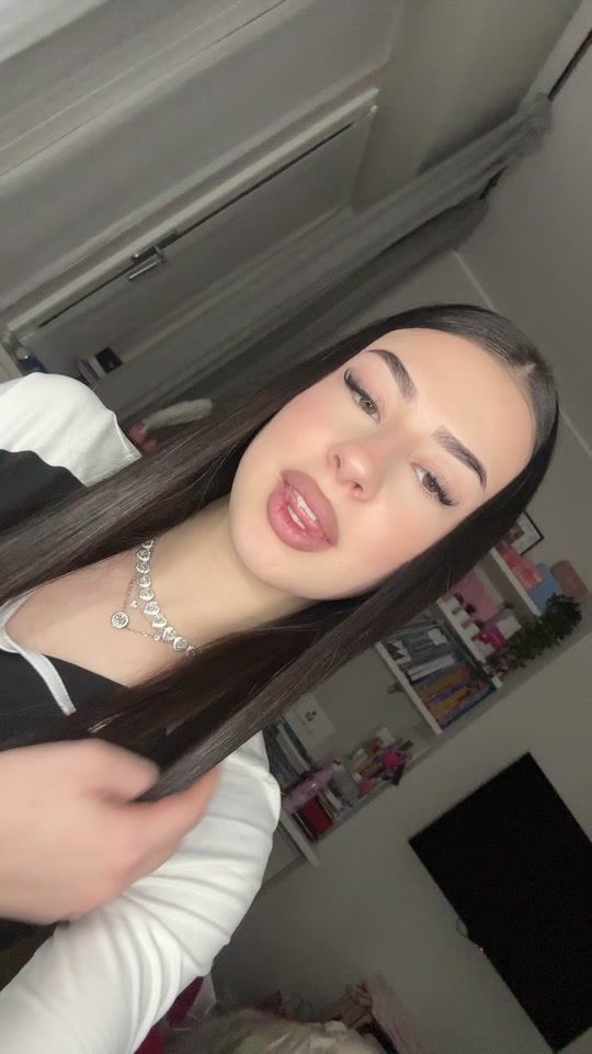 TikTok video thumbnail by saradelmi222